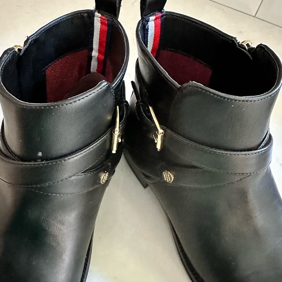 Tommy Hilfiger Rustic2 black Bottie Lightly preloved no call-outs size 7.5W - Picture 7 of 7